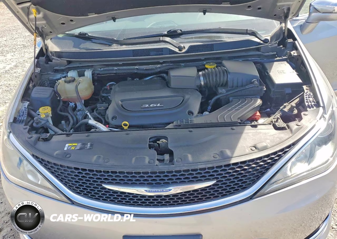 2019 Chrysler Pacifica Limited VIN:2C4RC1GG8KR552040 - 12