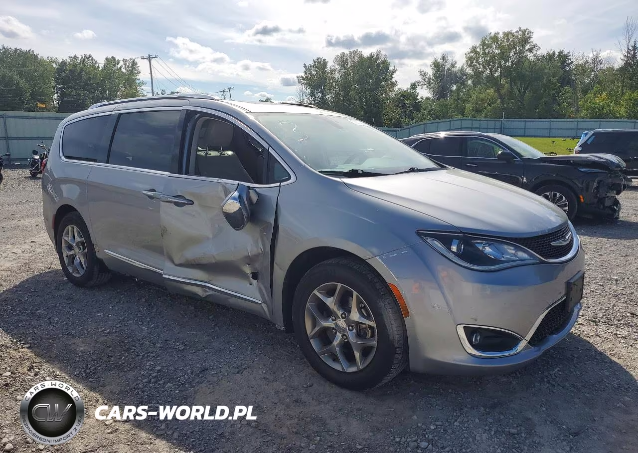 2019 Chrysler Pacifica Limited VIN:2C4RC1GG8KR552040 - 4