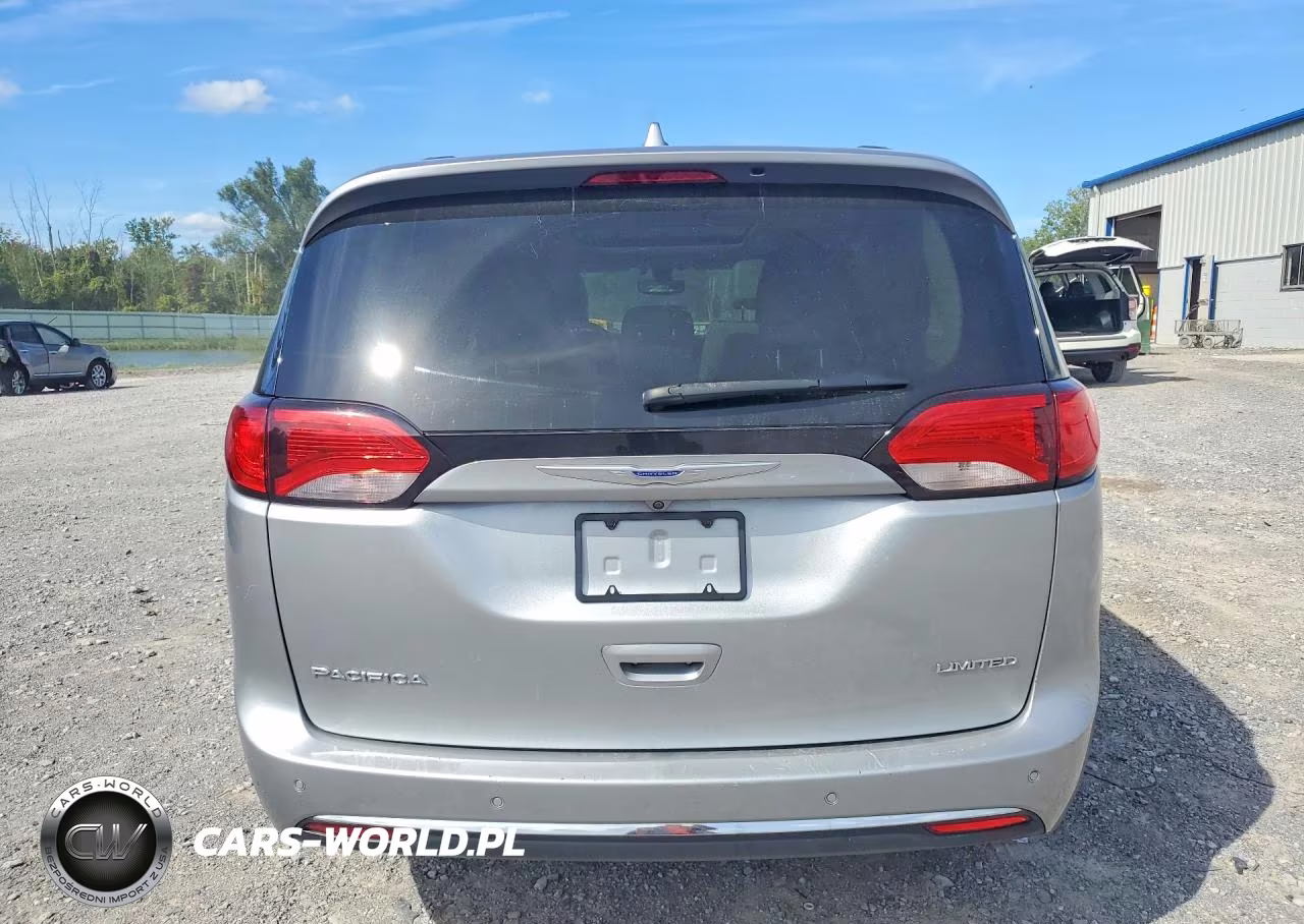 2019 Chrysler Pacifica Limited VIN:2C4RC1GG8KR552040 - 6