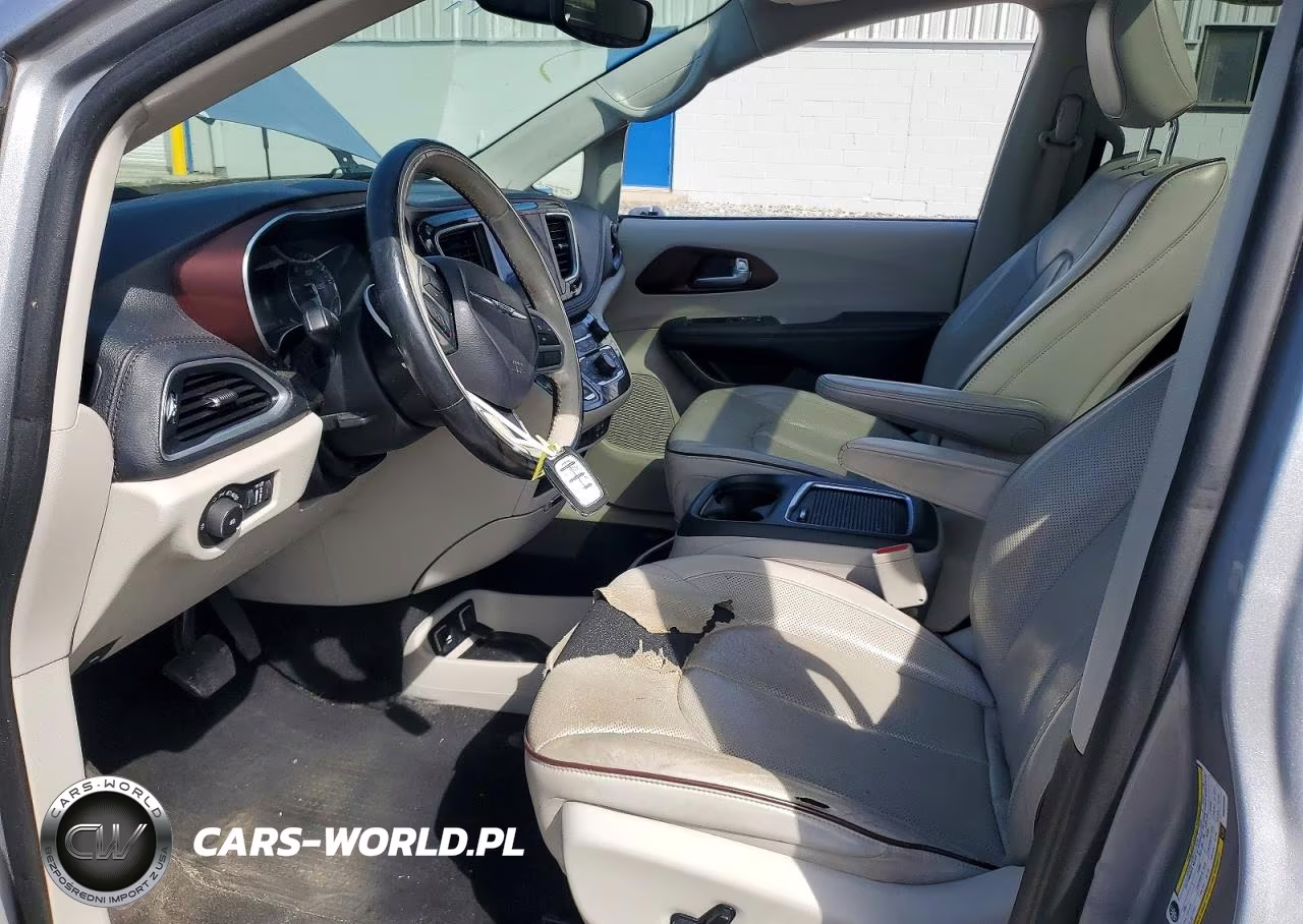 2019 Chrysler Pacifica Limited VIN:2C4RC1GG8KR552040 - 7