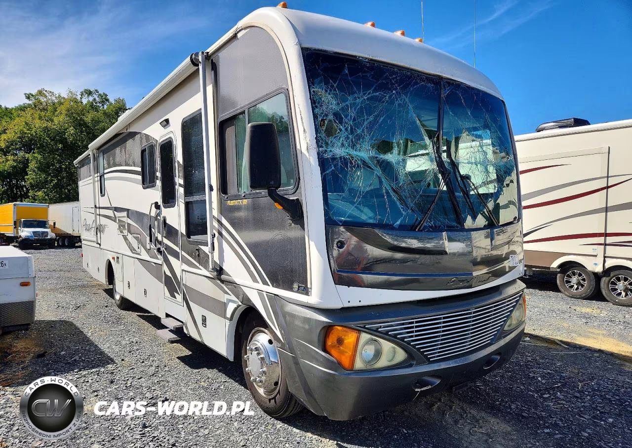 2004 Workhorse Custom Chassis Motorhome Chassis W22