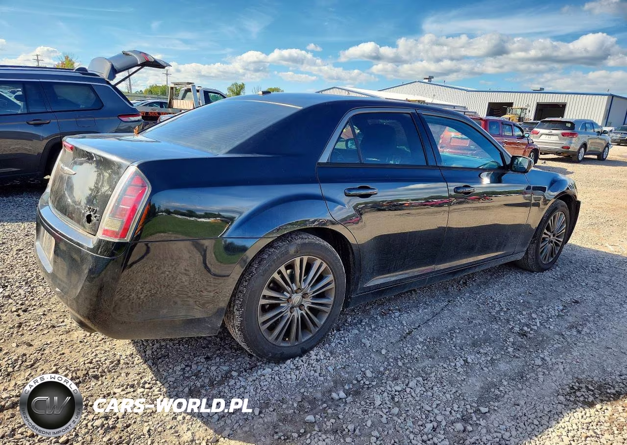 2014 Chrysler 300C Varvatos VIN:2C3CCAJG8EH236974 - 3