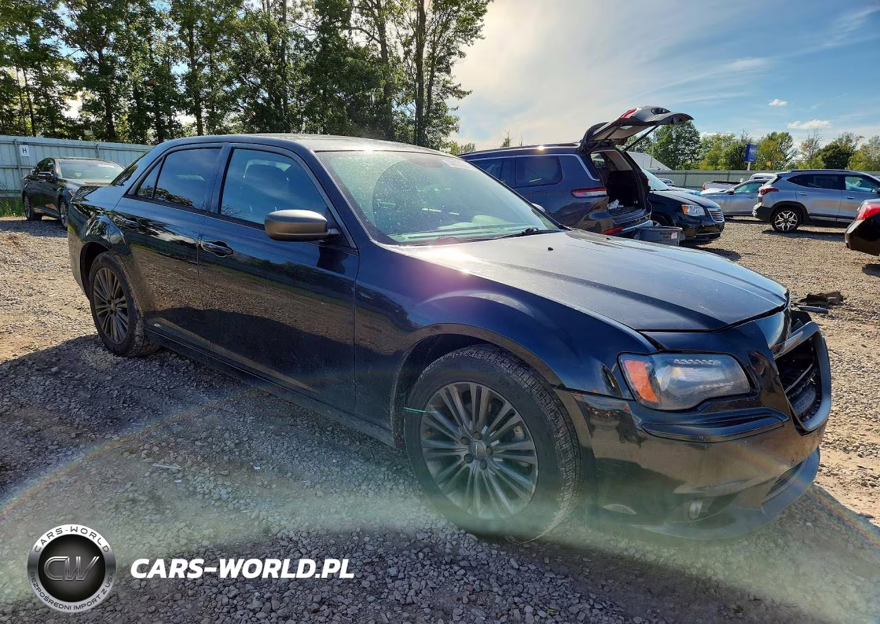 2014 Chrysler 300C Varvatos VIN:2C3CCAJG8EH236974 - 4