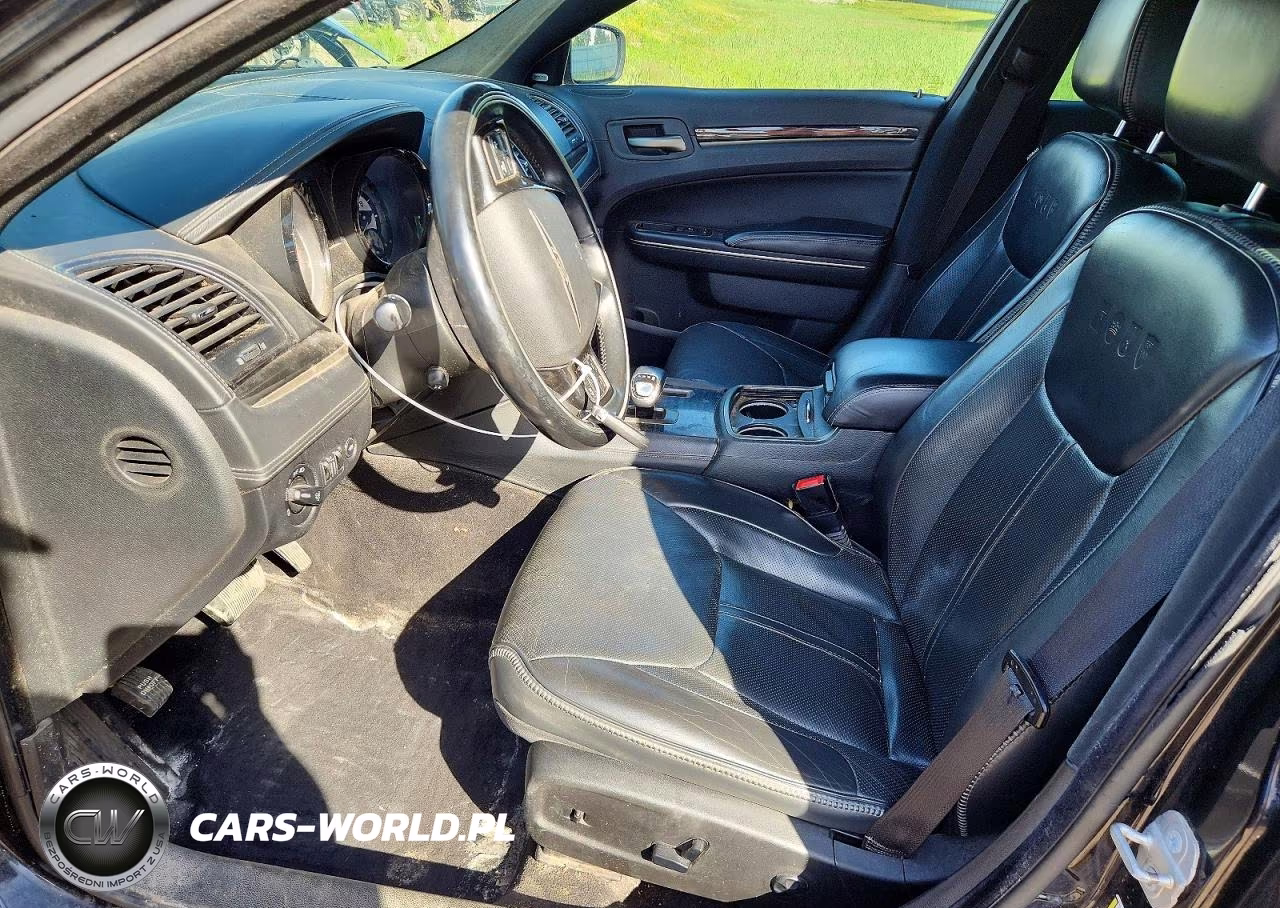 2014 Chrysler 300C Varvatos VIN:2C3CCAJG8EH236974 - 7
