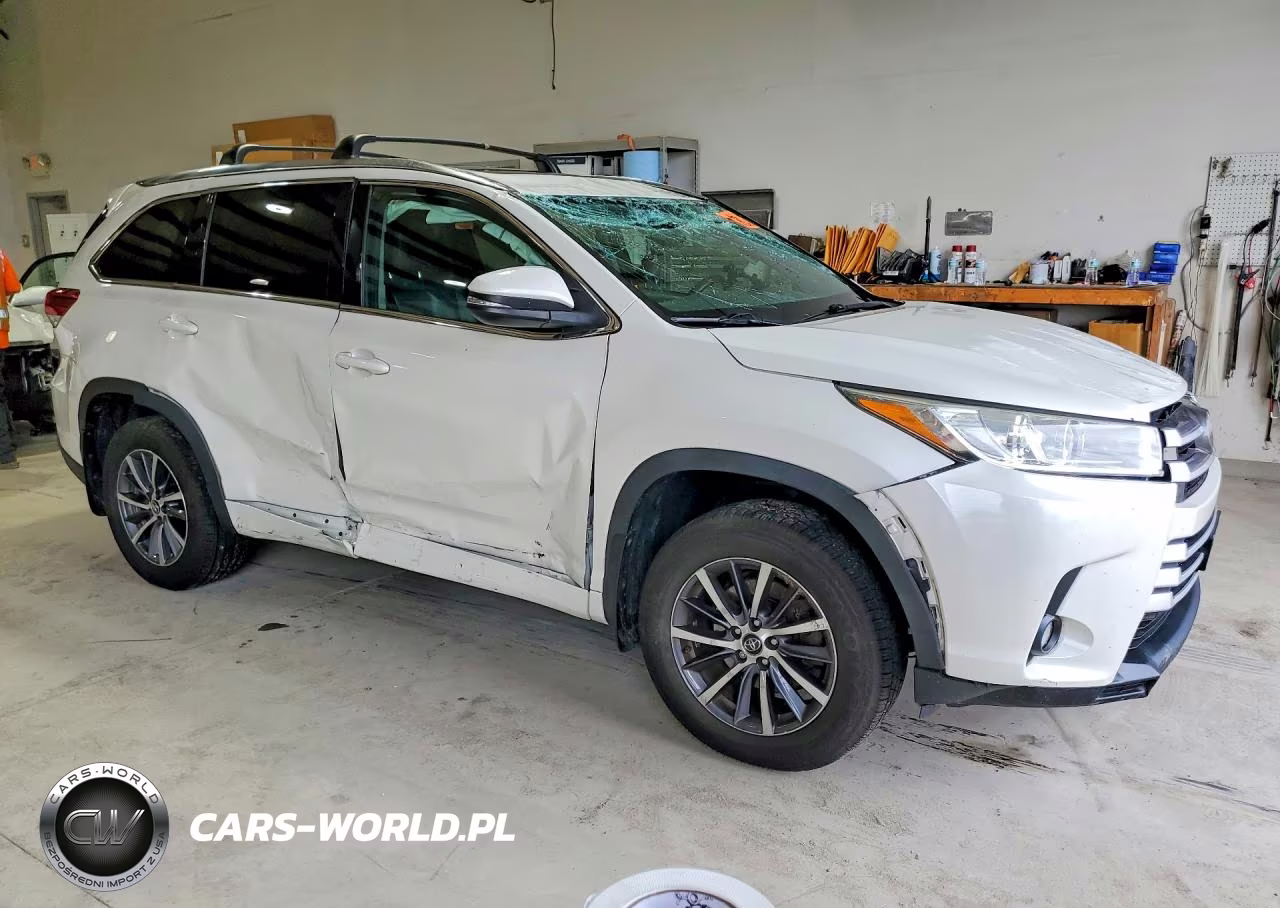 2017 Toyota Highlander Xle VIN:5TDJZRFH9HS521982 - 4