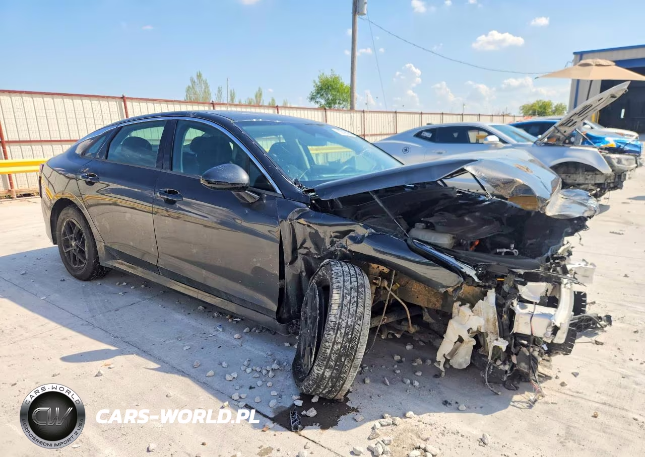2025 Kia K5 Lxs VIN:KNAG24J7XS5335734 - 4