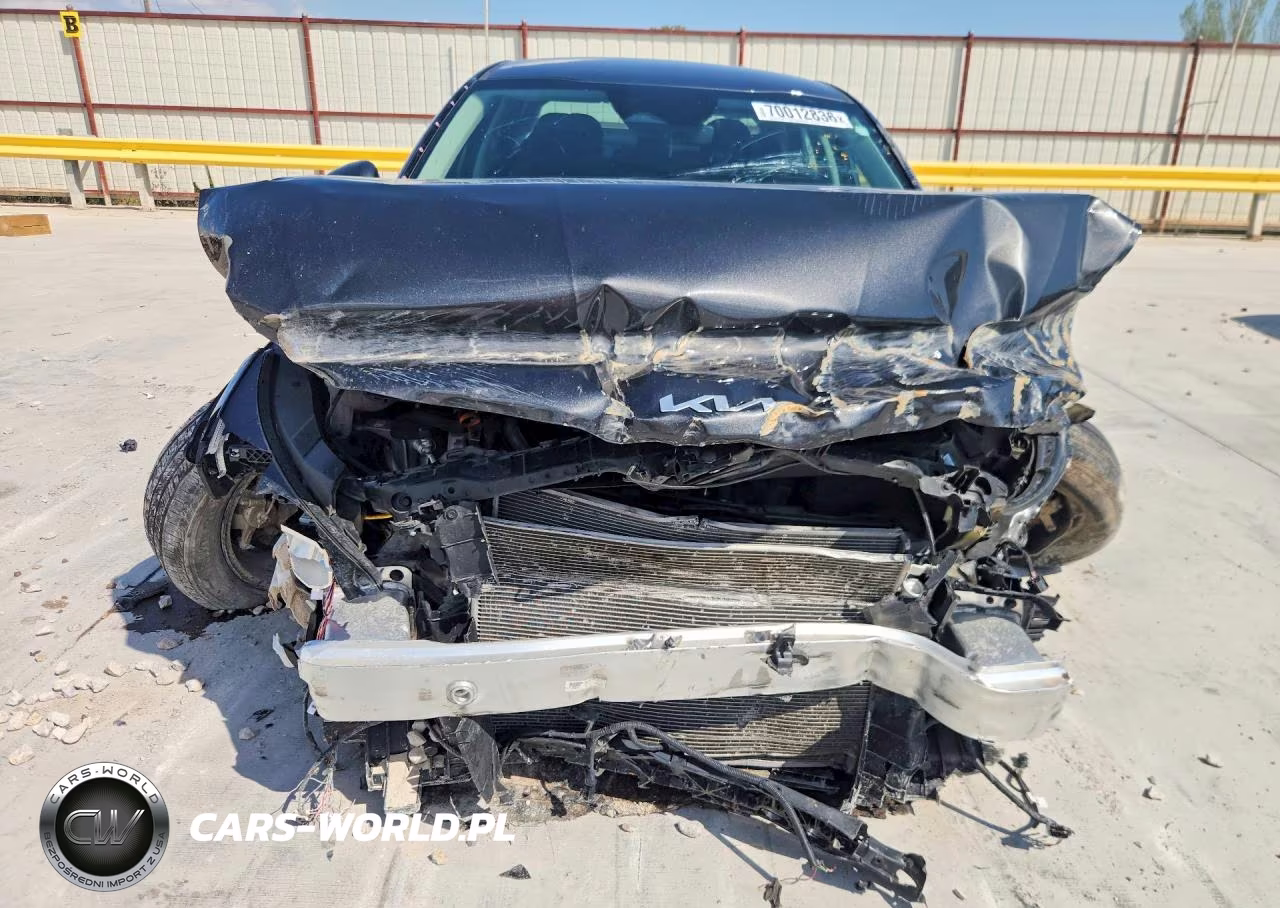 2025 Kia K5 Lxs VIN:KNAG24J7XS5335734 - 5