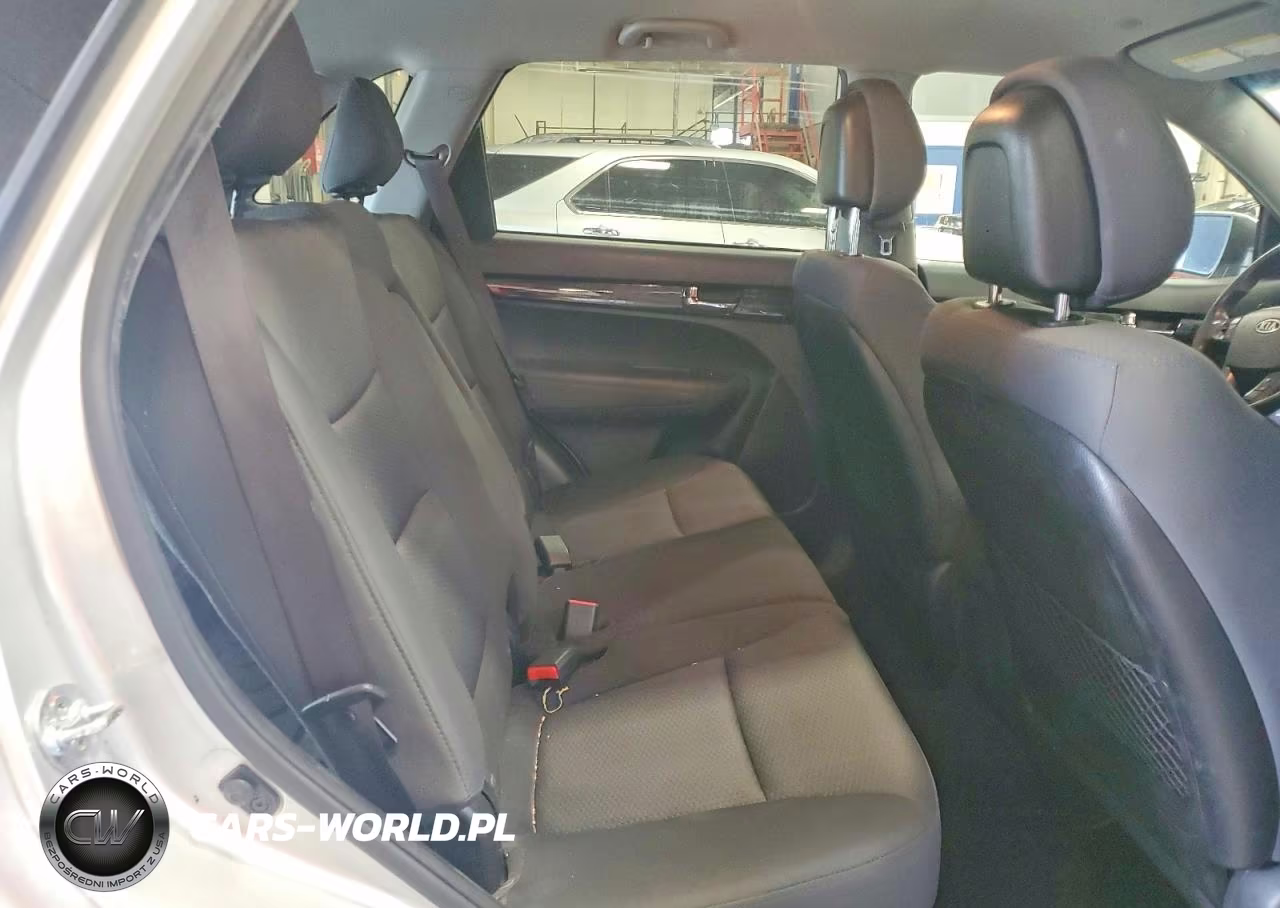 2012 Kia Sorento Lx VIN:5XYKTCA68CG225849 - 11
