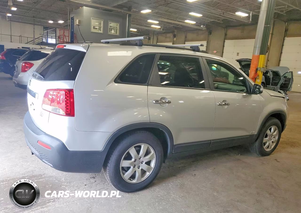 2012 Kia Sorento Lx VIN:5XYKTCA68CG225849 - 3