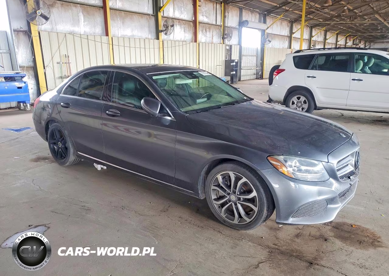 2017 Mercedes-Benz C 300 VIN:55SWF4JB8HU192523 - 4