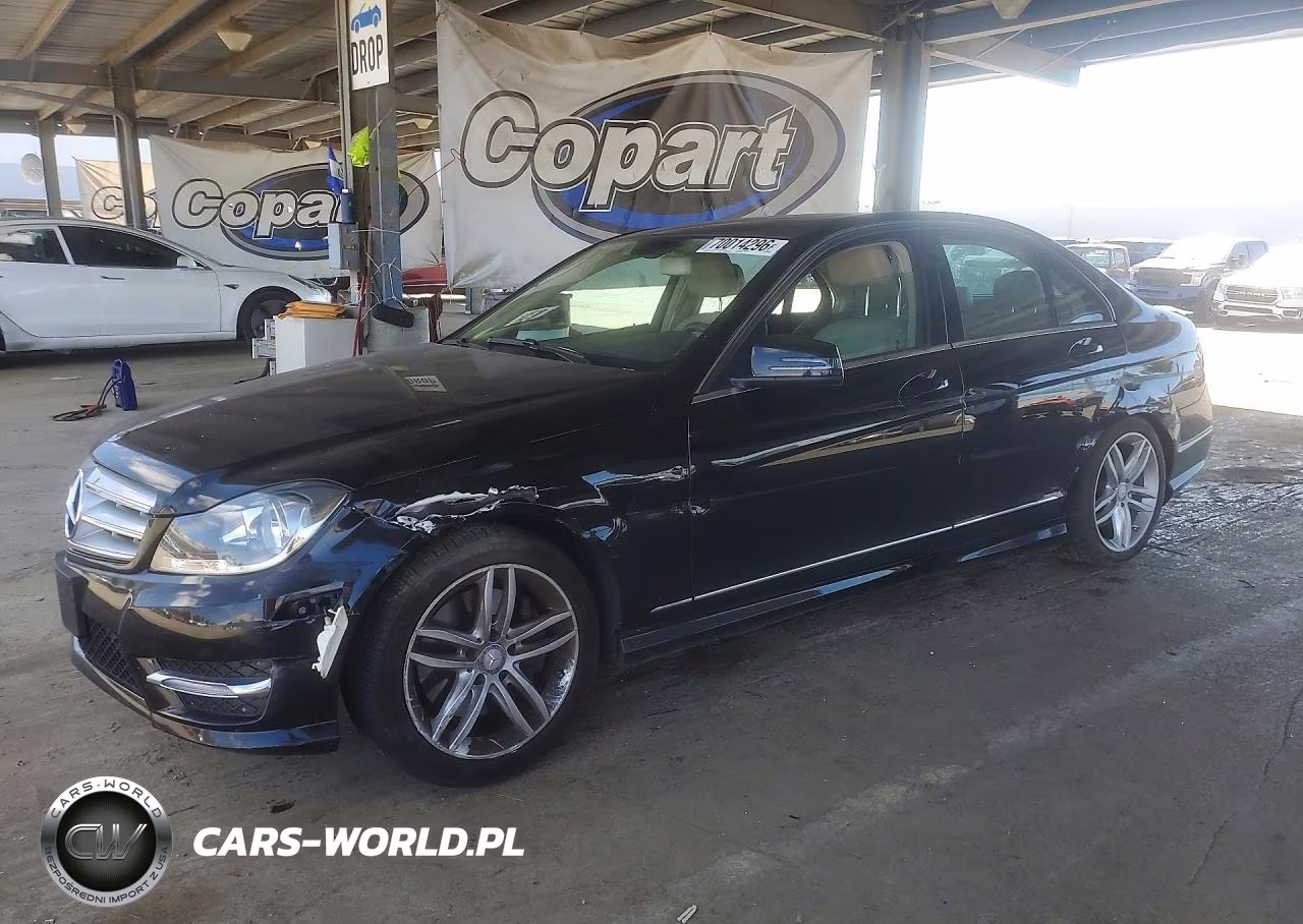 2013 Mercedes-Benz C 300 4Matic – zdjęcie 1 z 12