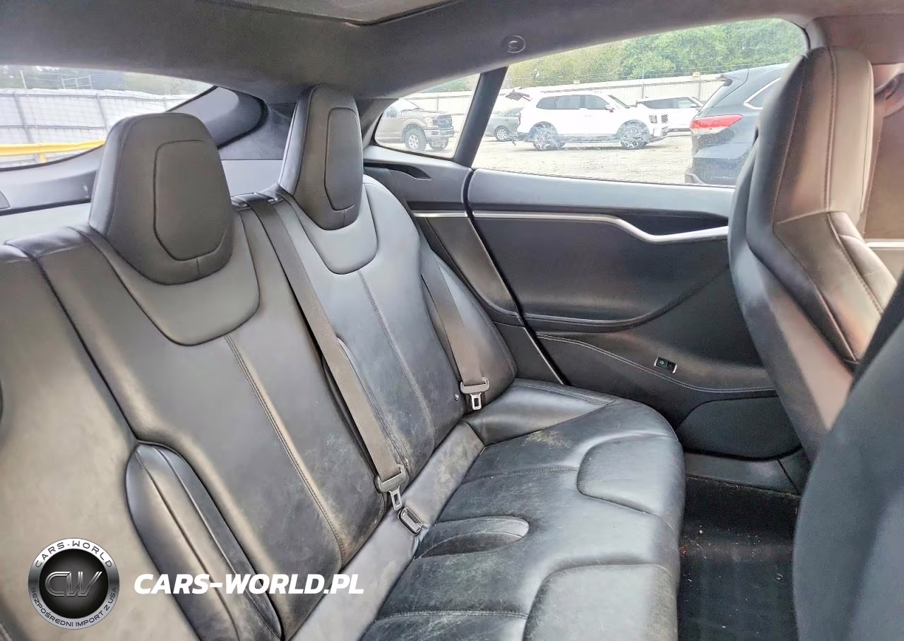 2015 Tesla Model S VIN:5YJSA1E4XFF113990 - 10