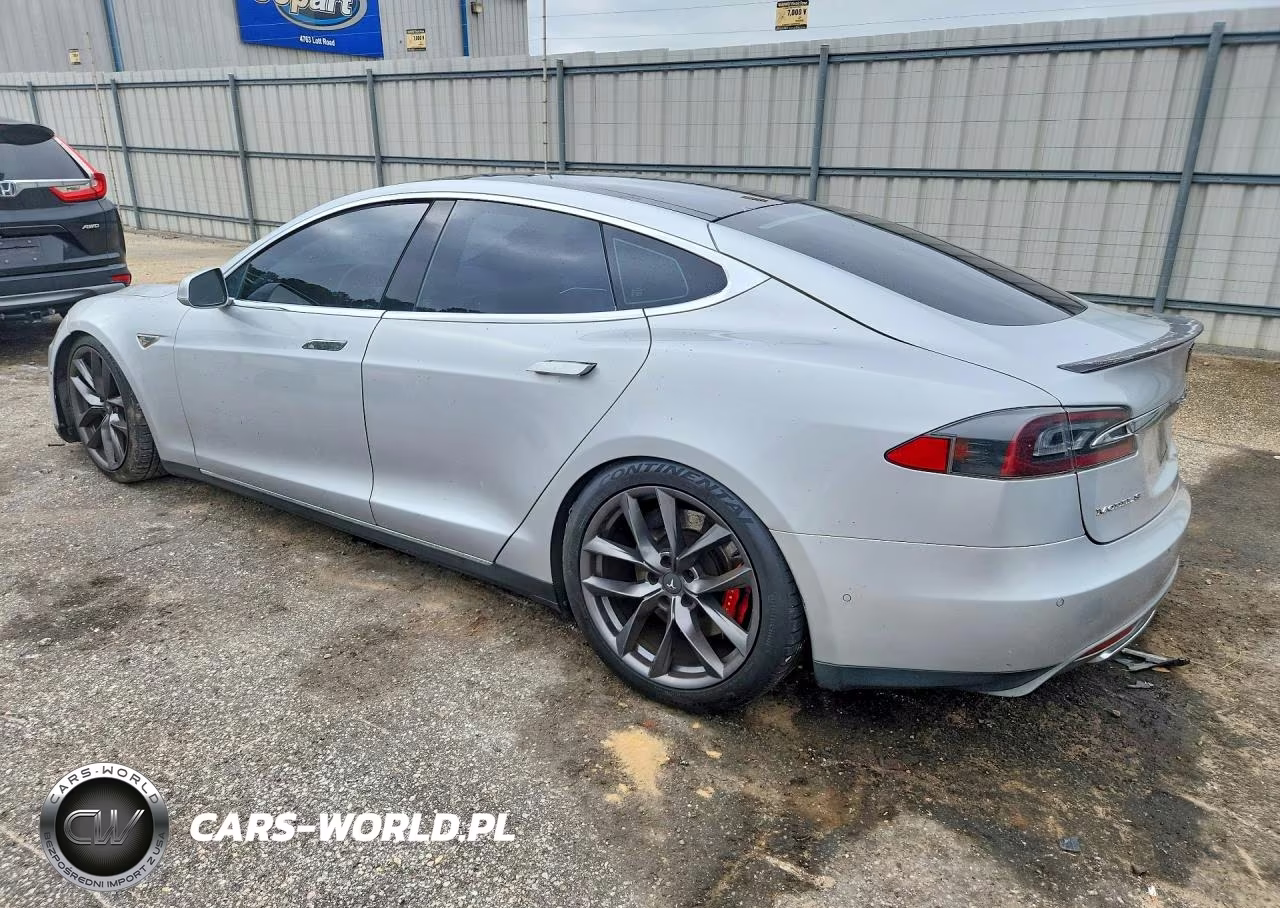 2015 Tesla Model S VIN:5YJSA1E4XFF113990 - 2