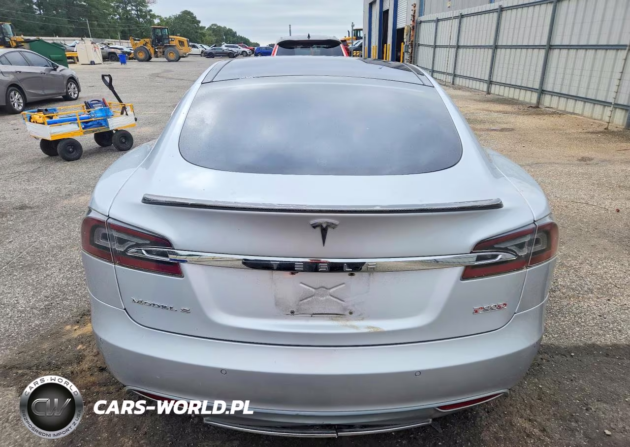 2015 Tesla Model S VIN:5YJSA1E4XFF113990 - 6