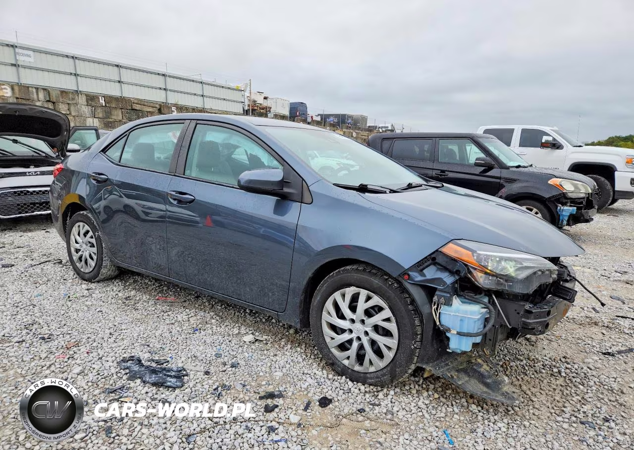2017 Toyota Corolla Le VIN:2T1BURHE1HC886607 - 4