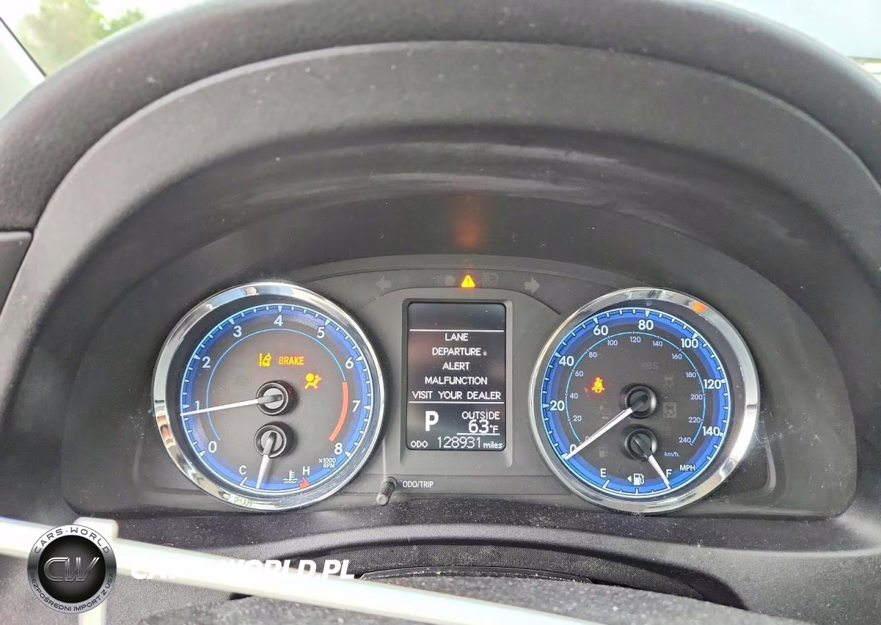 2017 Toyota Corolla Le VIN:2T1BURHE1HC886607 - 9