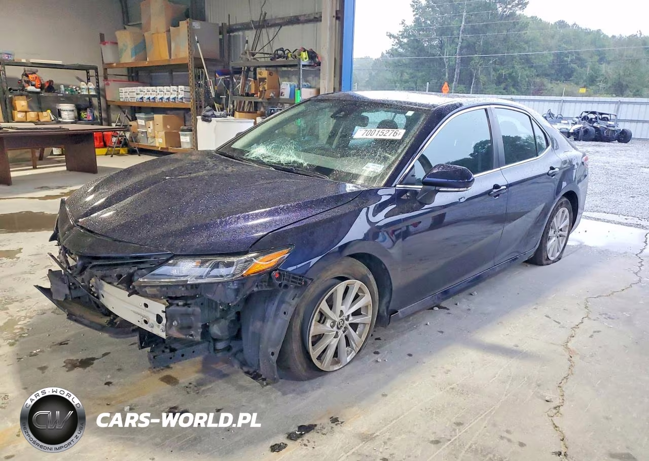 2021 Toyota Camry Le – zdjęcie 1 z 12