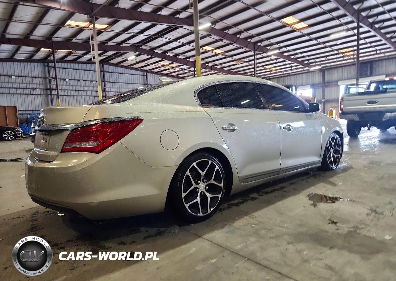 2015 Buick Lacrosse VIN:1G4GA5GR7FF233517 - 3