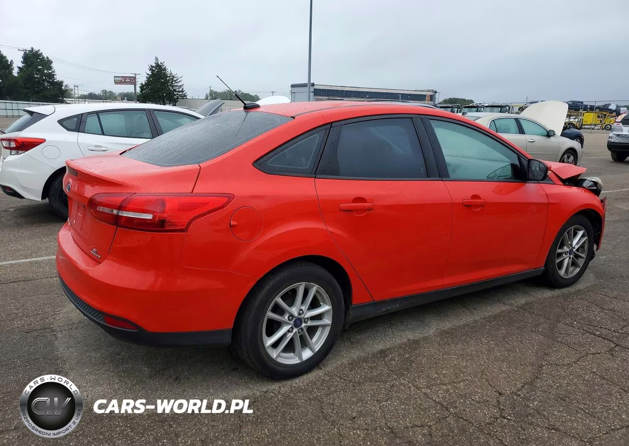 2016 Ford Focus Se VIN:1FADP3F27GL336136 - 3