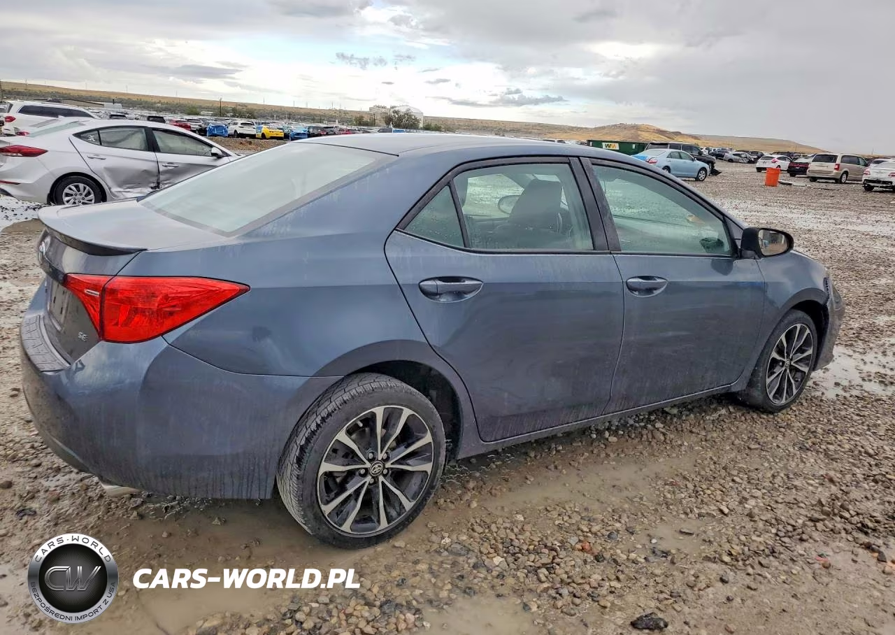 2018 Toyota Corolla Se VIN:5YFBURHE2JP786845 - 3