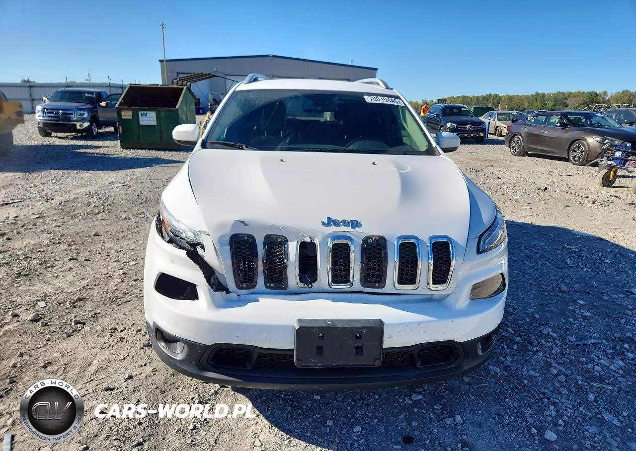 2017 Jeep Cherokee Latitude VIN:1C4PJLCB6HD232696 - 5