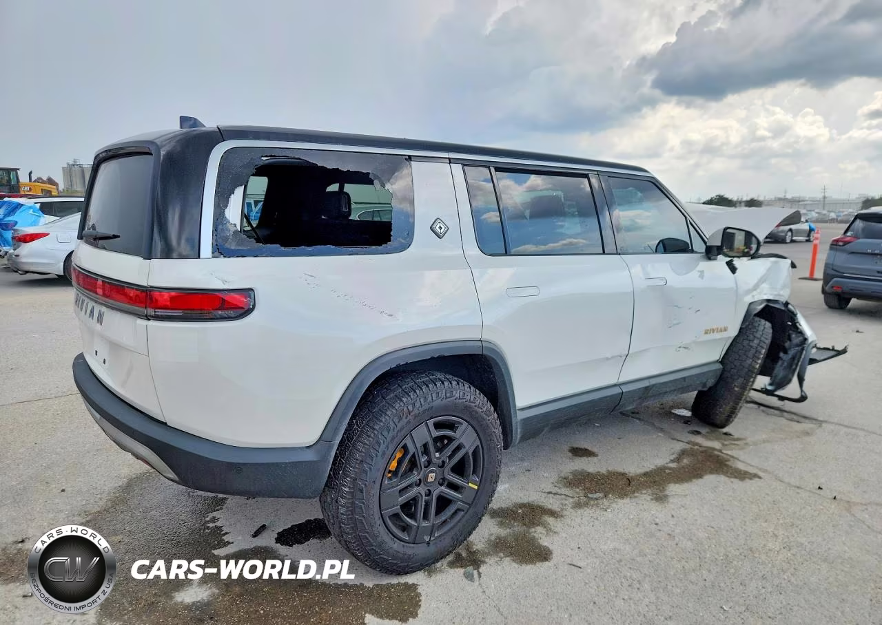2023 Rivian R1S Launch Edition VIN:7PDSGABL2PN020810 - 3
