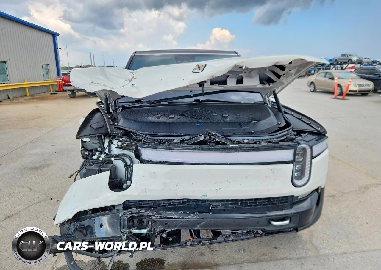 2023 Rivian R1S Launch Edition VIN:7PDSGABL2PN020810 - 5