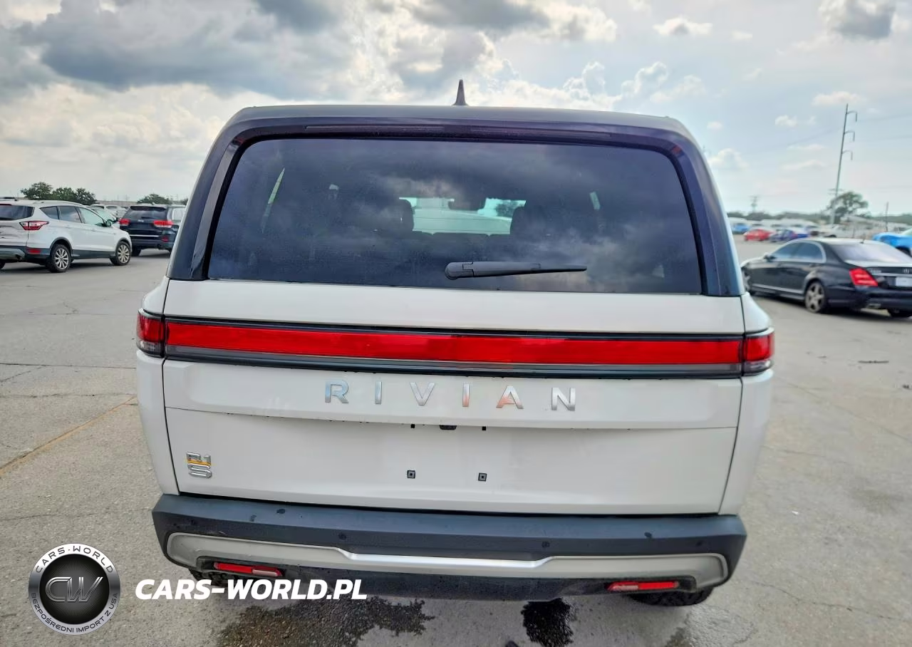 2023 Rivian R1S Launch Edition VIN:7PDSGABL2PN020810 - 6
