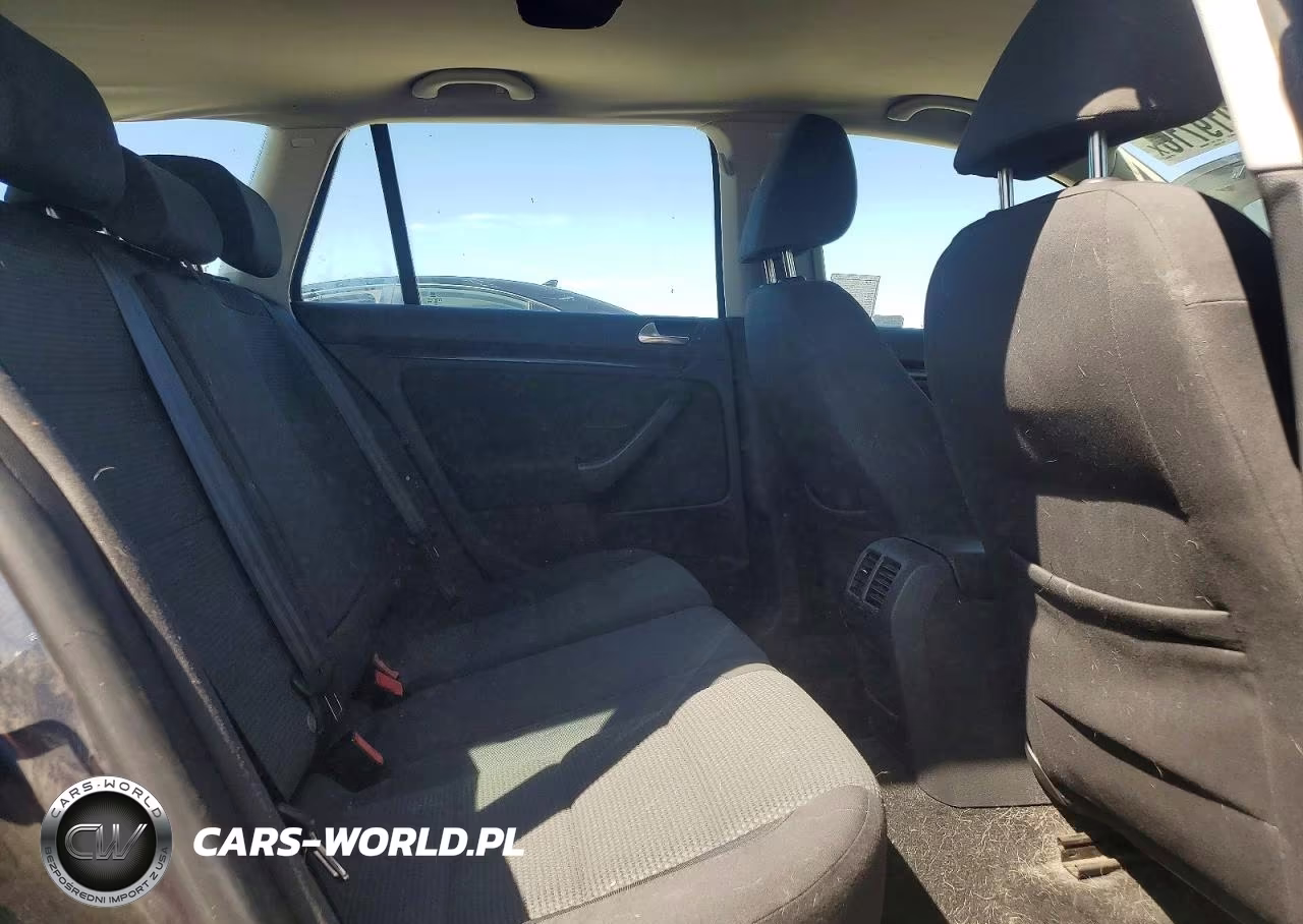 2010 Volkswagen Jetta S VIN:3VWKZ7AJ2AM667369 - 10