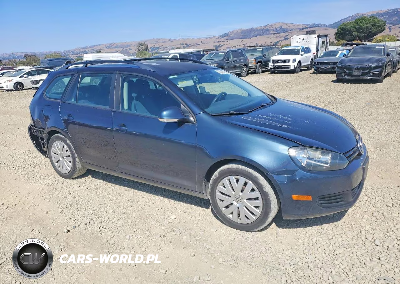 2010 Volkswagen Jetta S VIN:3VWKZ7AJ2AM667369 - 4