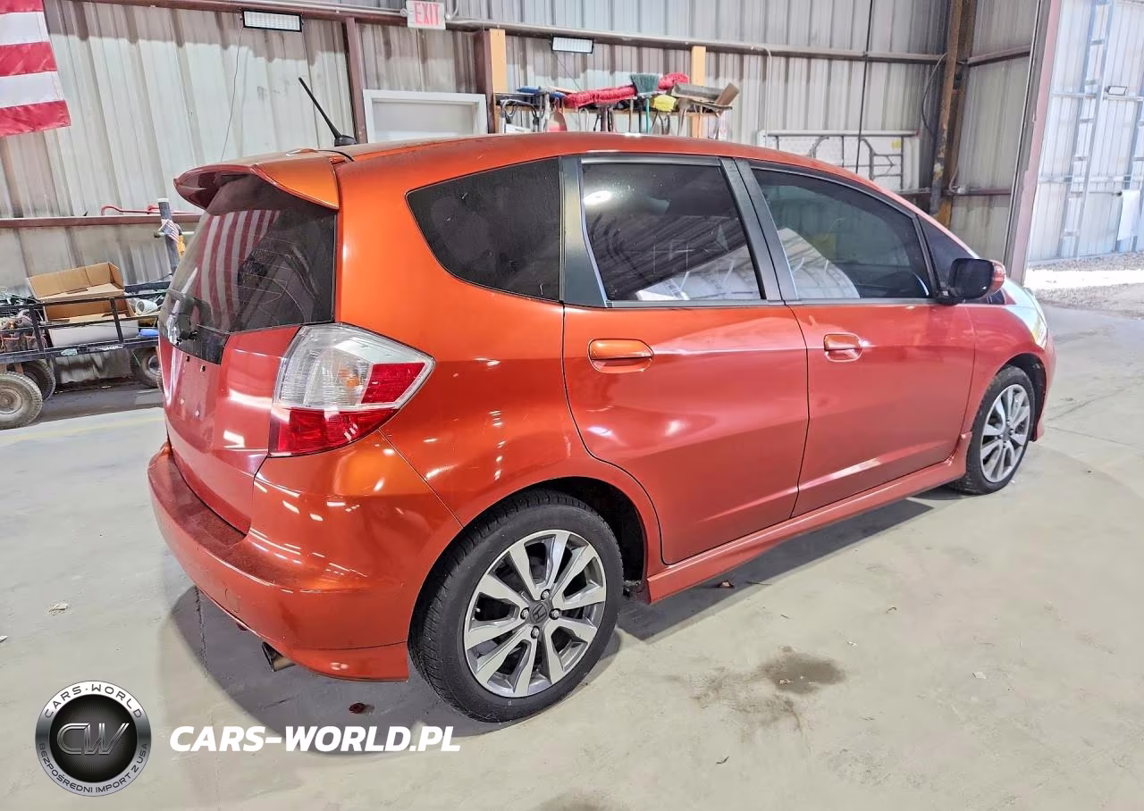 2012 Honda Fit Sport VIN:JHMGE8H59CC024359 - 3