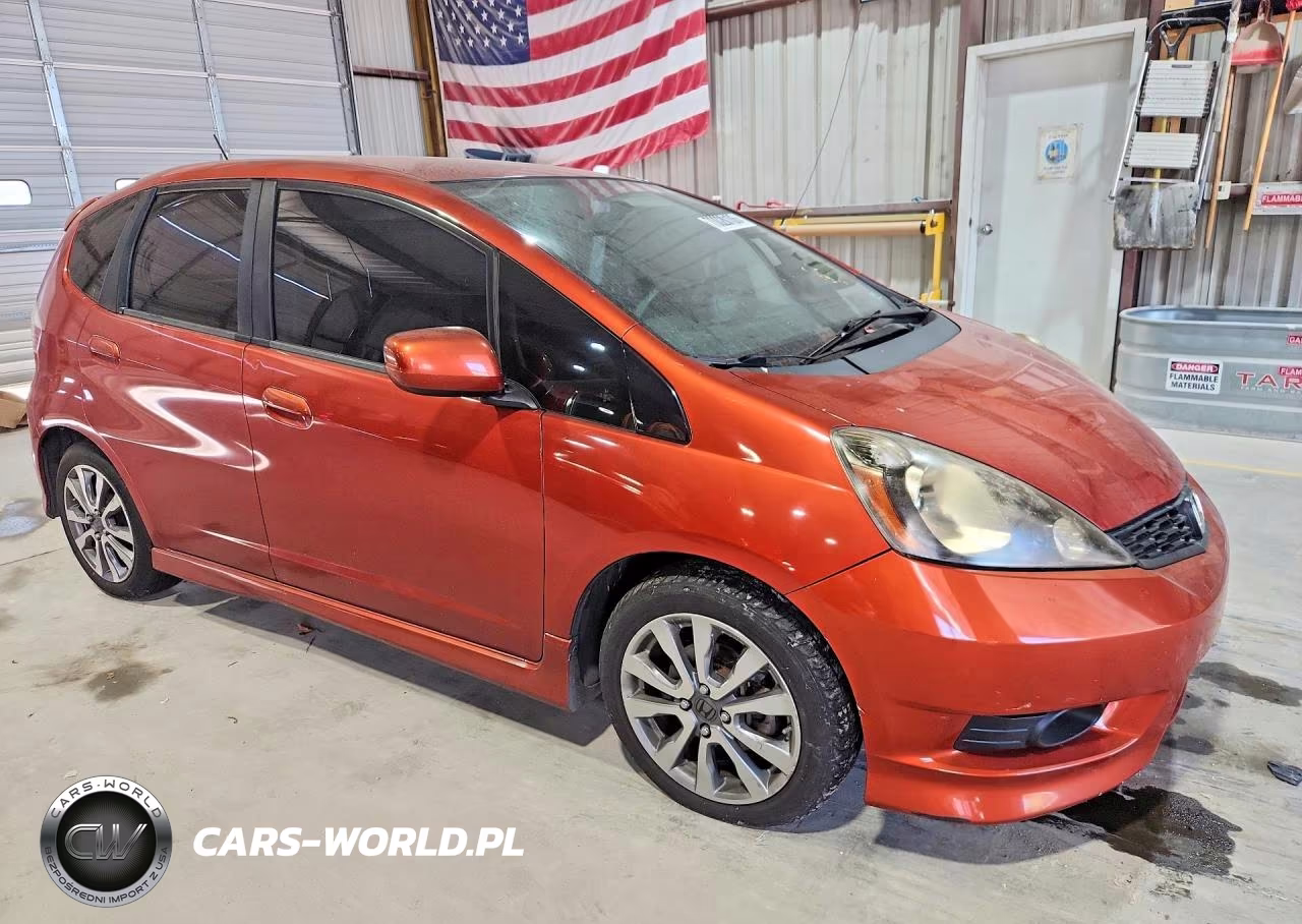 2012 Honda Fit Sport VIN:JHMGE8H59CC024359 - 4
