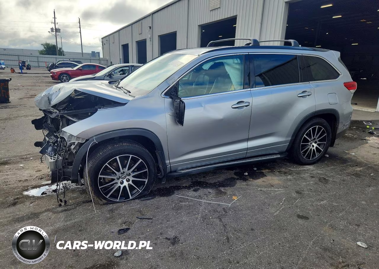 2017 Toyota Highlander Se