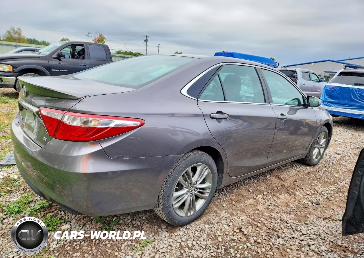 2015 Toyota Camry Se VIN:4T1BF1FK0FU067507 - 3