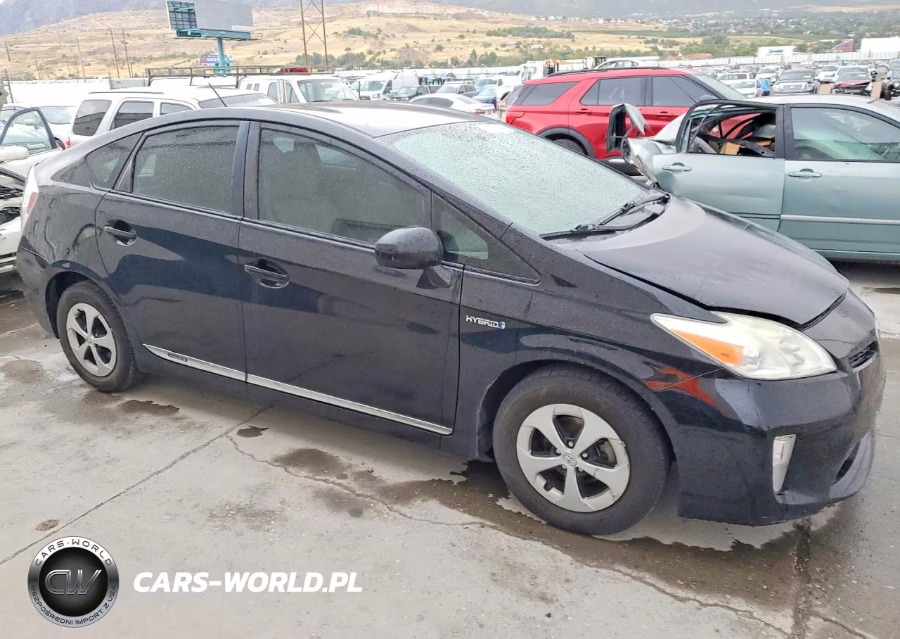 2012 Toyota Prius Two VIN:JTDKN3DU5C1481306 - 4