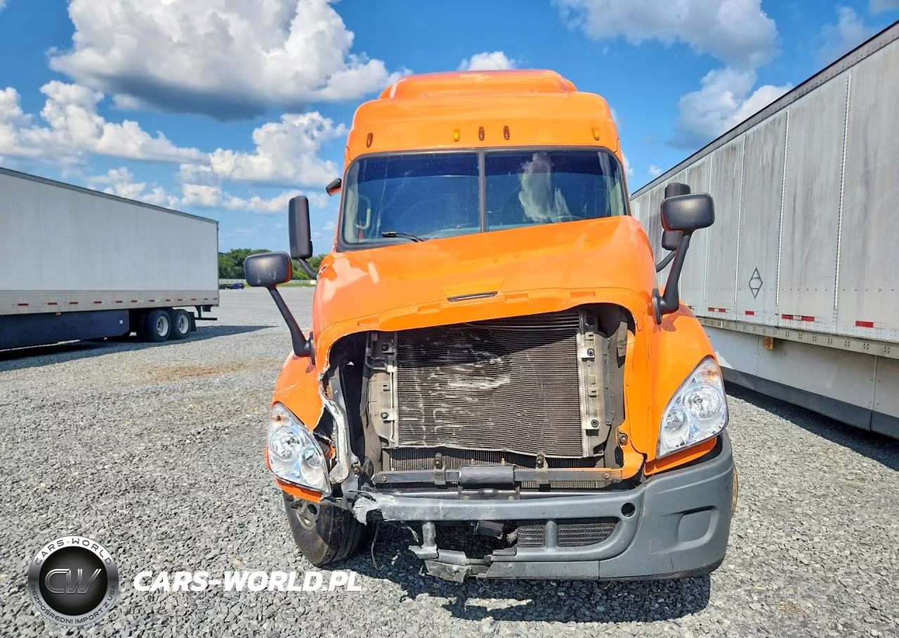2014 Freightliner Cascadia Semi Truck VIN:1FUGGLD5XELFK3349 - 5