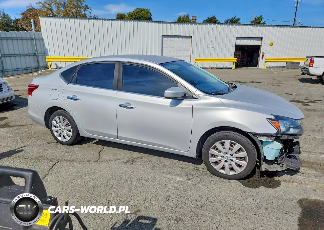 2018 Nissan Sentra S VIN:3N1AB7AP0JY279821 - 4