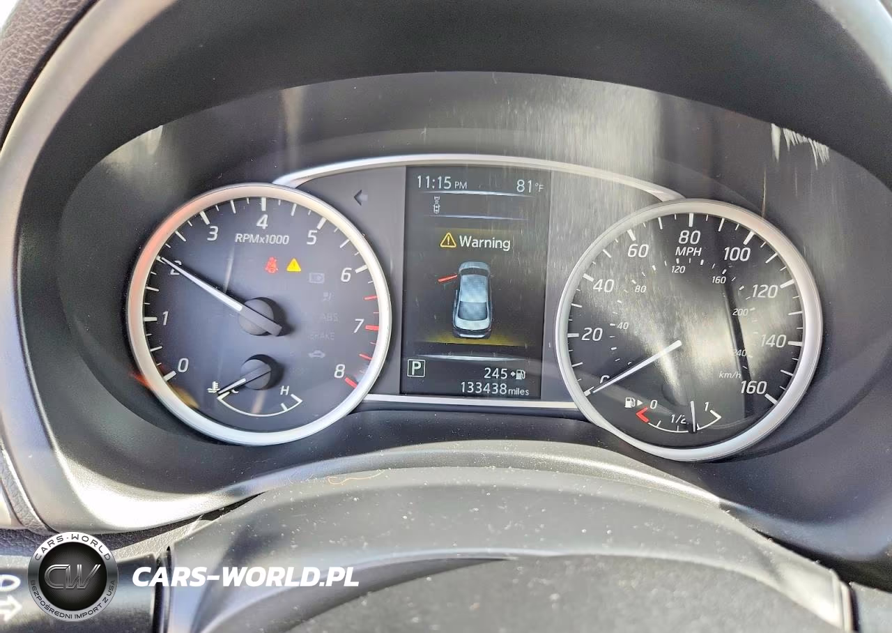 2018 Nissan Sentra S VIN:3N1AB7AP0JY279821 - 9