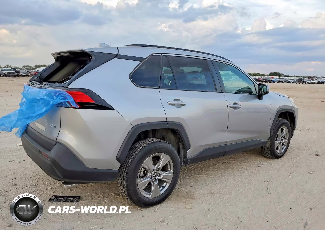 2024 Toyota Rav4 Xle VIN:2T3W1RFV0RC271911 - 3