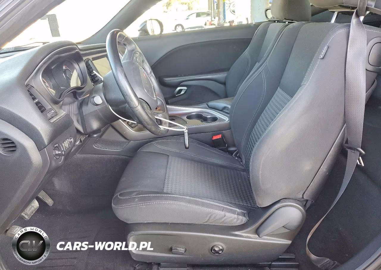2016 Dodge Challenger Sxt VIN:2C3CDZAG7GH245423 - 7