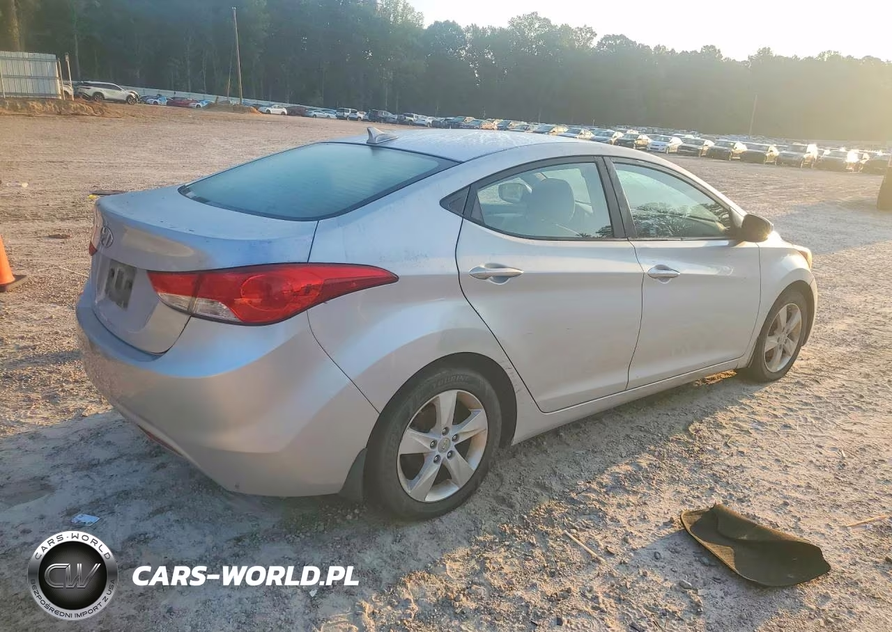 2013 Hyundai Elantra Gls VIN:KMHDH4AE4DU818191 - 3