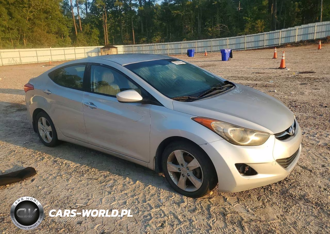 2013 Hyundai Elantra Gls VIN:KMHDH4AE4DU818191 - 4