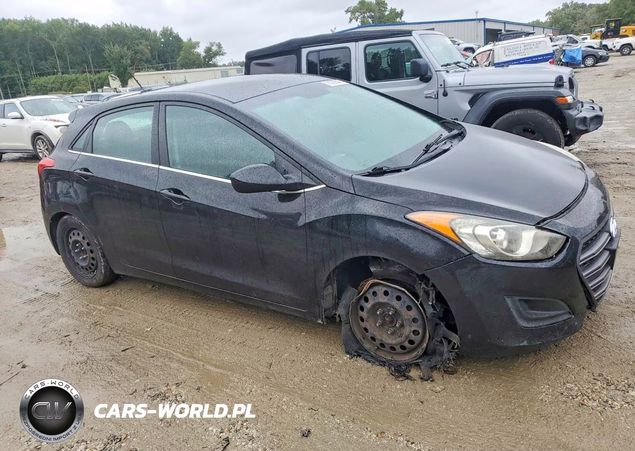 2016 Hyundai Elantra Gt Base VIN:KMHD35LH3GU270992 - 4