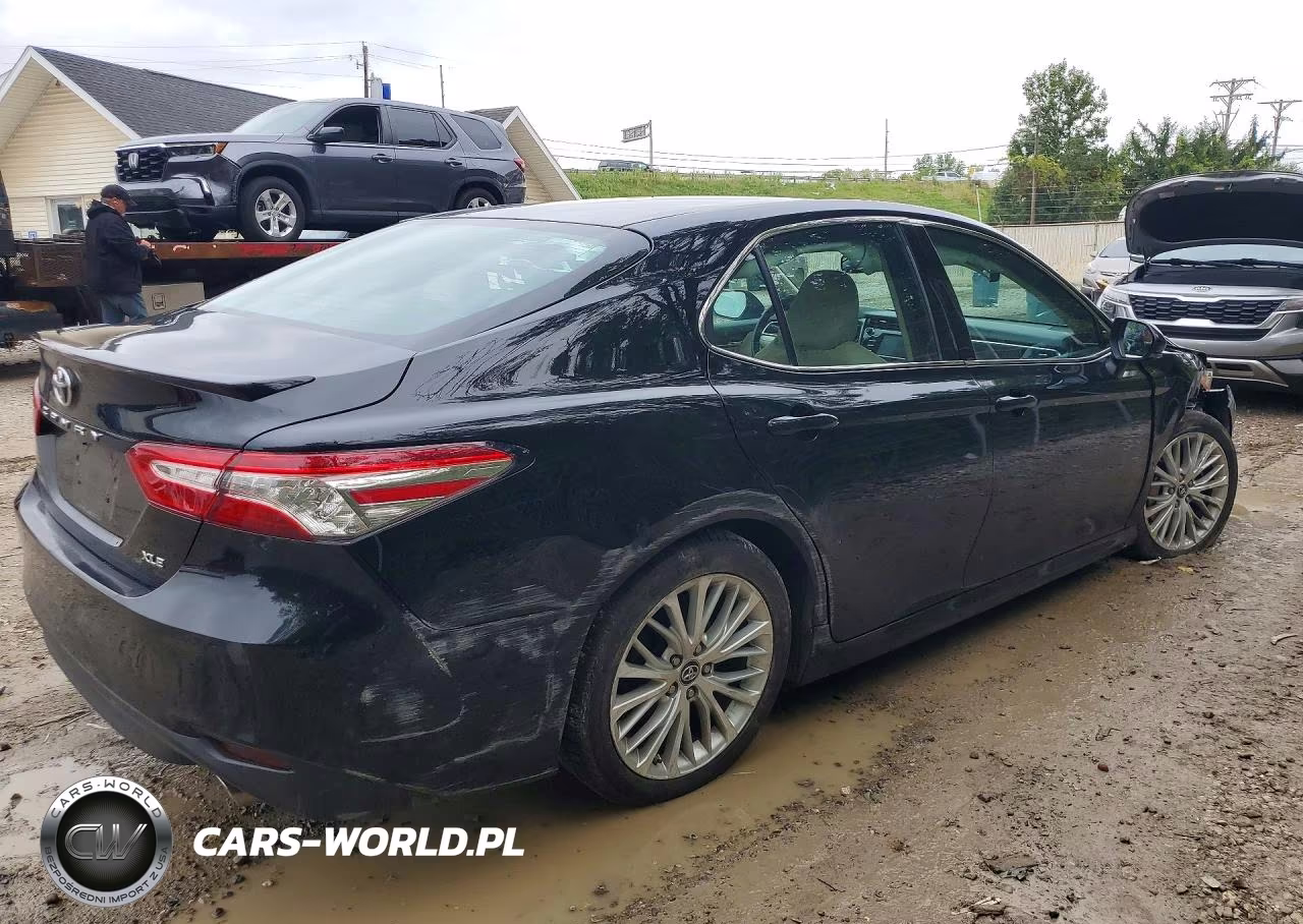 2018 Toyota Camry Xle VIN:4T1B11HK5JU050948 - 3
