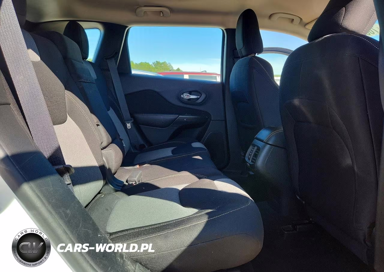 2016 Jeep Cherokee Sport VIN:1C4PJLAB7GW127235 - 11
