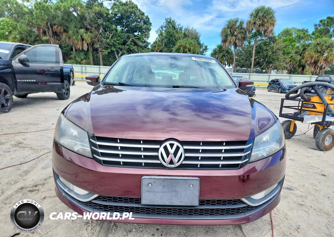 2014 Volkswagen Passat Sel VIN:1VWCN7A30EC007422 - 5