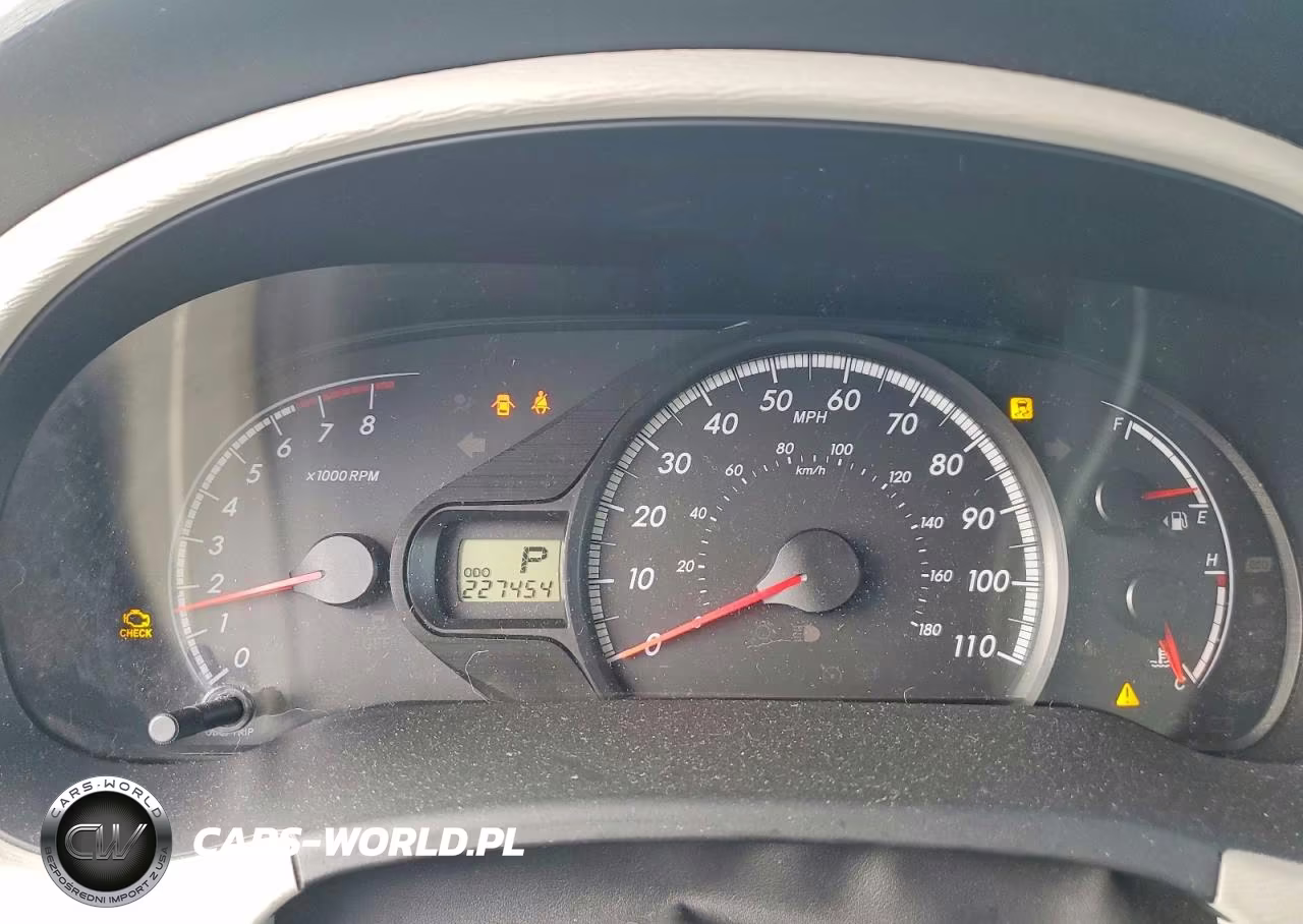 2011 Toyota Sienna Le VIN:5TDKK3DCXBS098365 - 9