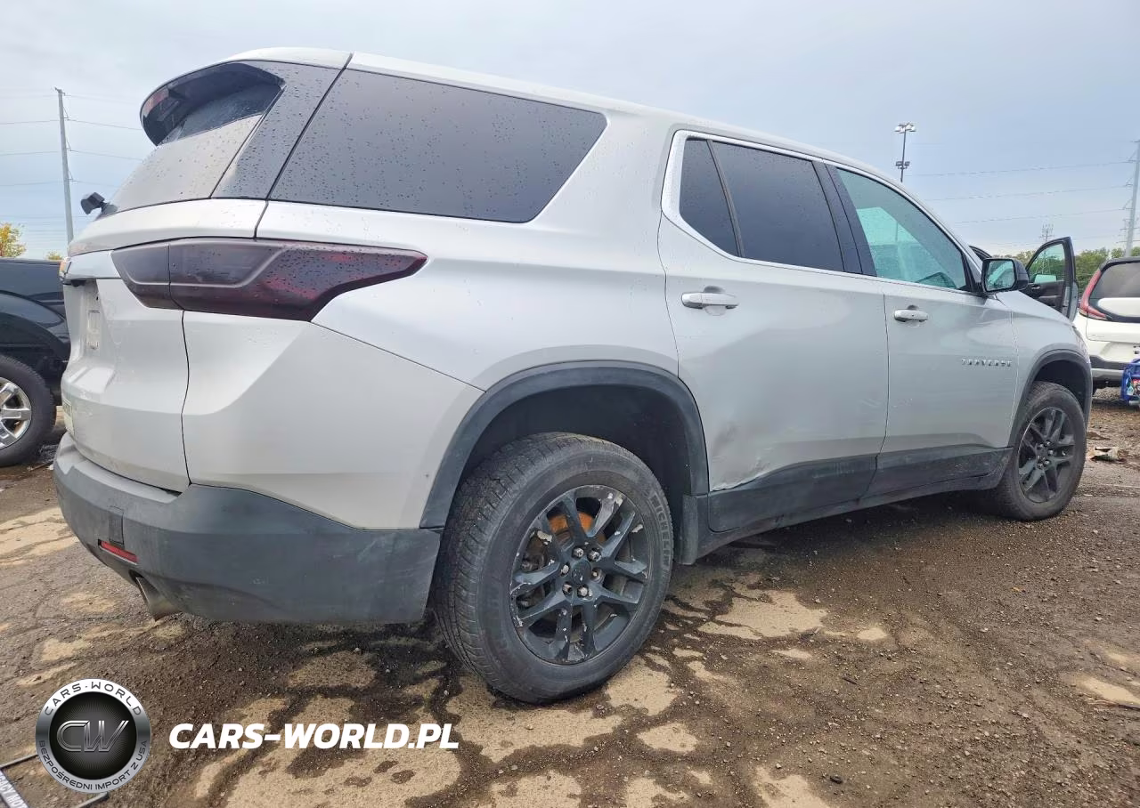 2018 Chevrolet Traverse Ls VIN:1GNEVFKWXJJ136263 - 3