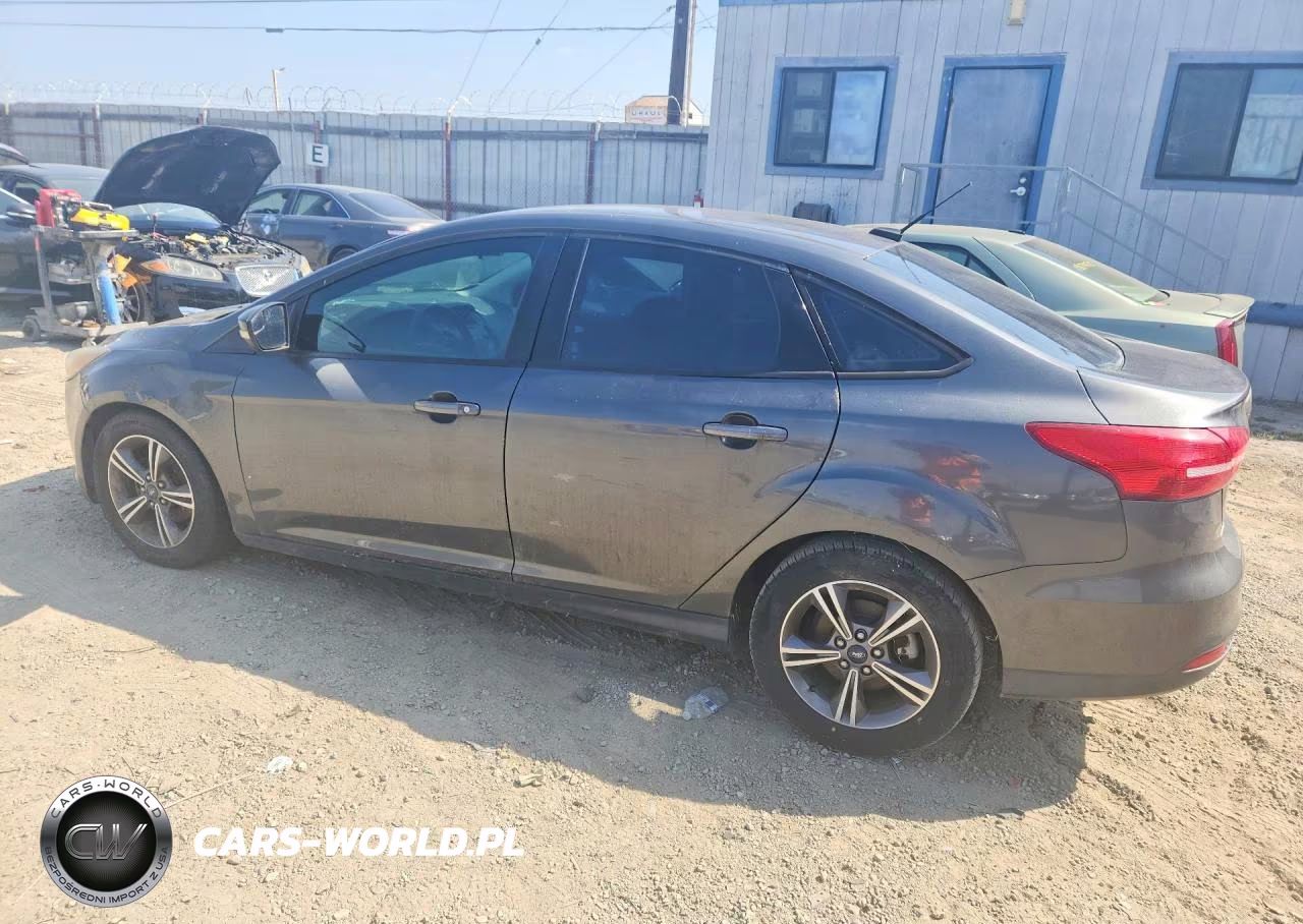 2017 Ford Focus Se VIN:1FADP3FE5HL306919 - 2