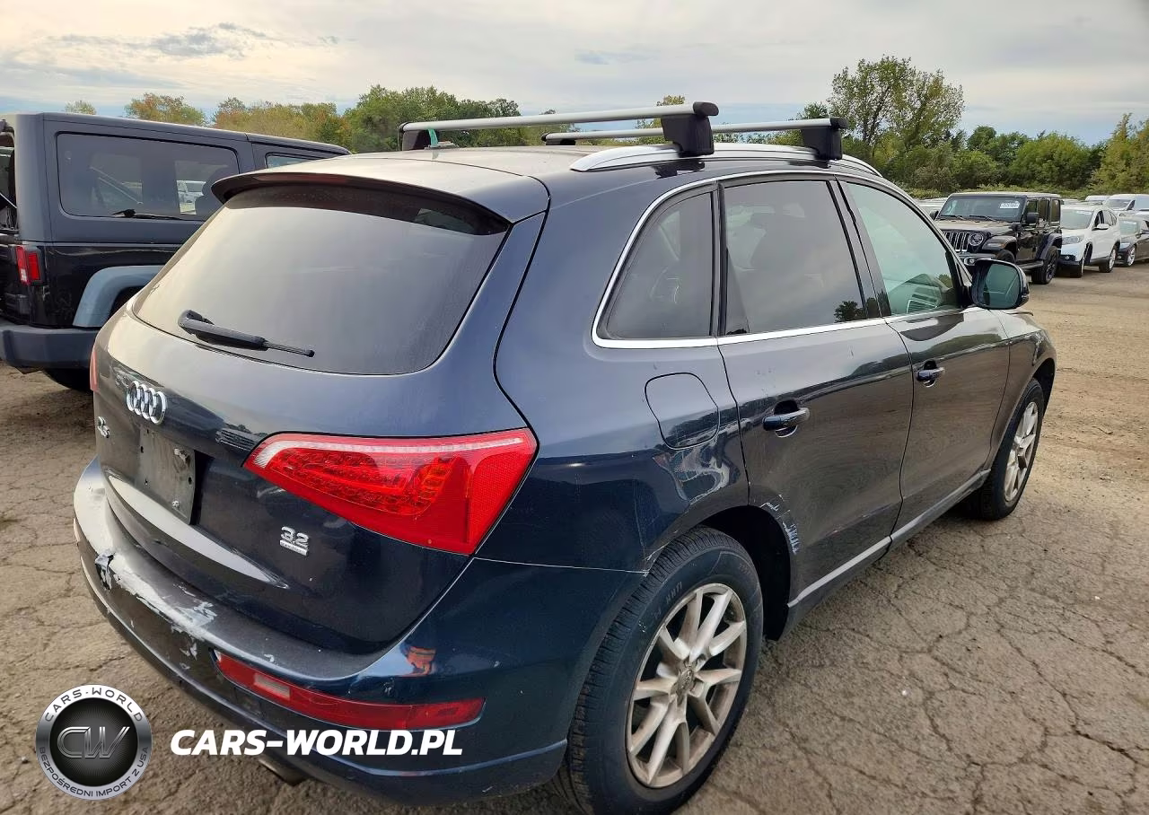 2010 Audi Q5 Premium Plus VIN:WA1LKAFP7AA068870 - 3